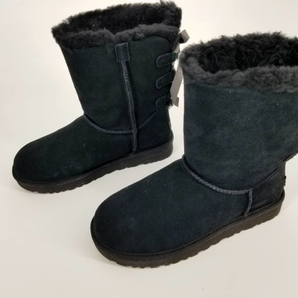 UGG Short Continuity Bow Black Boot for Women Size 6 New in Box - Picture 6 of 13